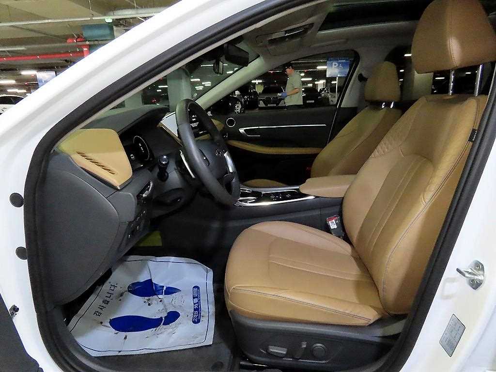 HYUNDAI Sonata - Vista 6