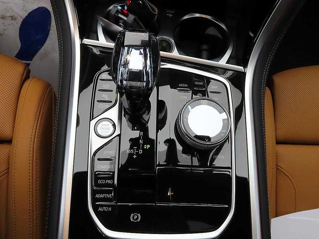 BMW 8 Series - Vista 10