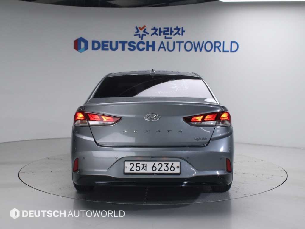 HYUNDAI Sonata - Vista 4