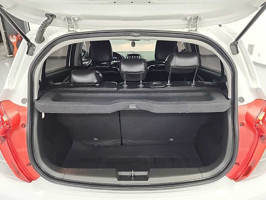 Chevrolet Spark 2019 Blanco - Importación desde Corea - HF Imports Iquique - Foto 18