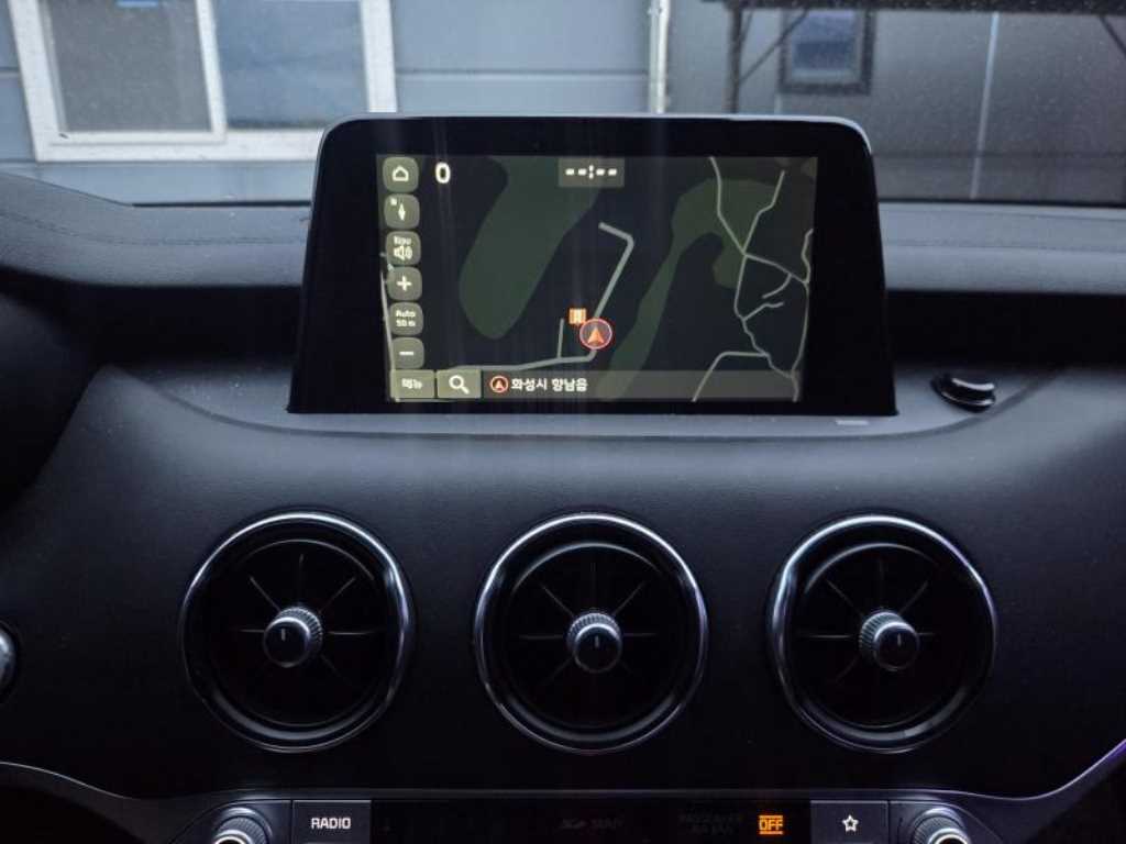 KIA Stinger - Vista 8