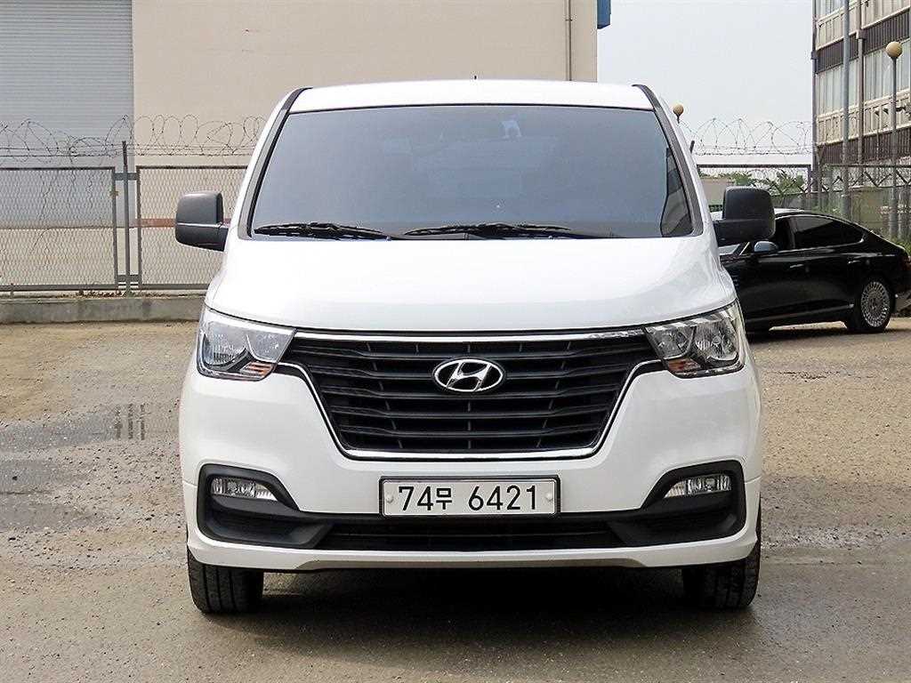 HYUNDAI Starex 2018 Blanco - Importación desde Corea - HF Imports Iquique - Foto 1