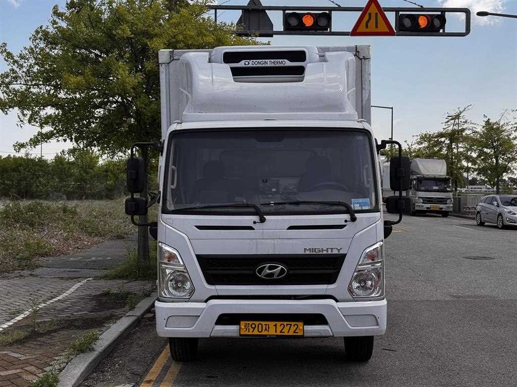 medium and large cargo truck - Vista 2