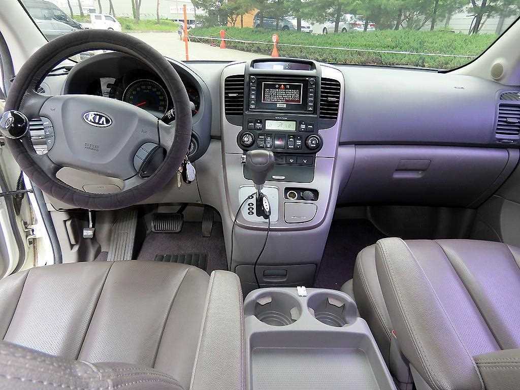 KIA Carnival - Vista 7
