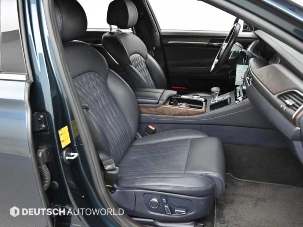 Genesis G90 - Vista 10