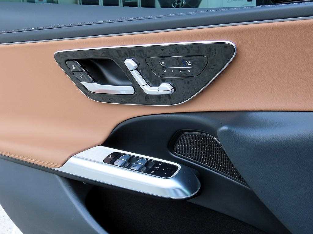 Mercedes Benz E class - Vista 12