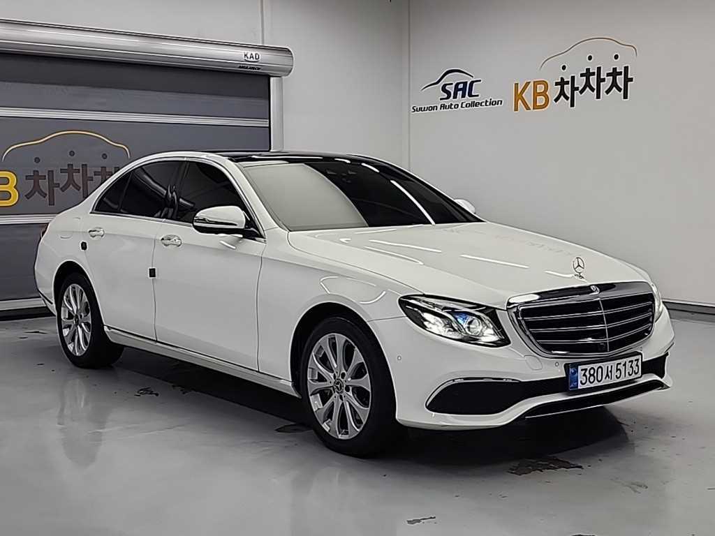 Mercedes Benz E class - Vista 4