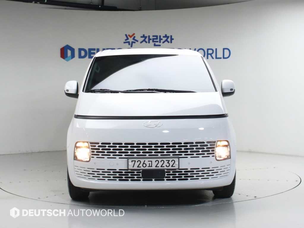 HYUNDAI Staria - Vista 3