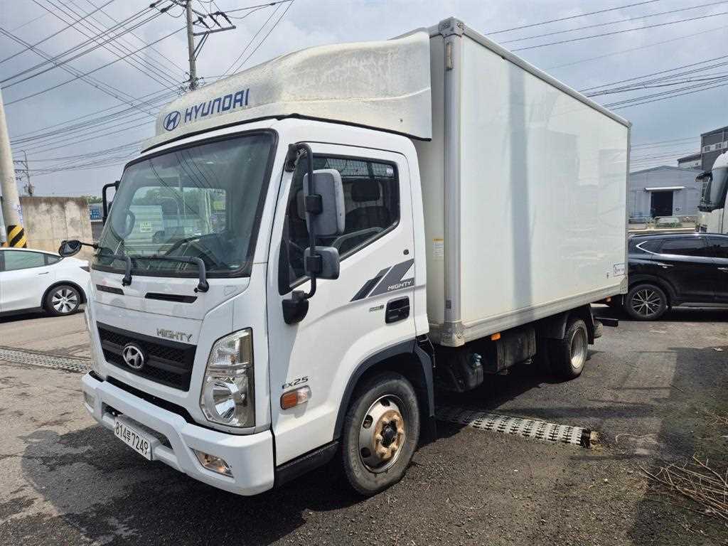 medium and large cargo truck - Vista 3
