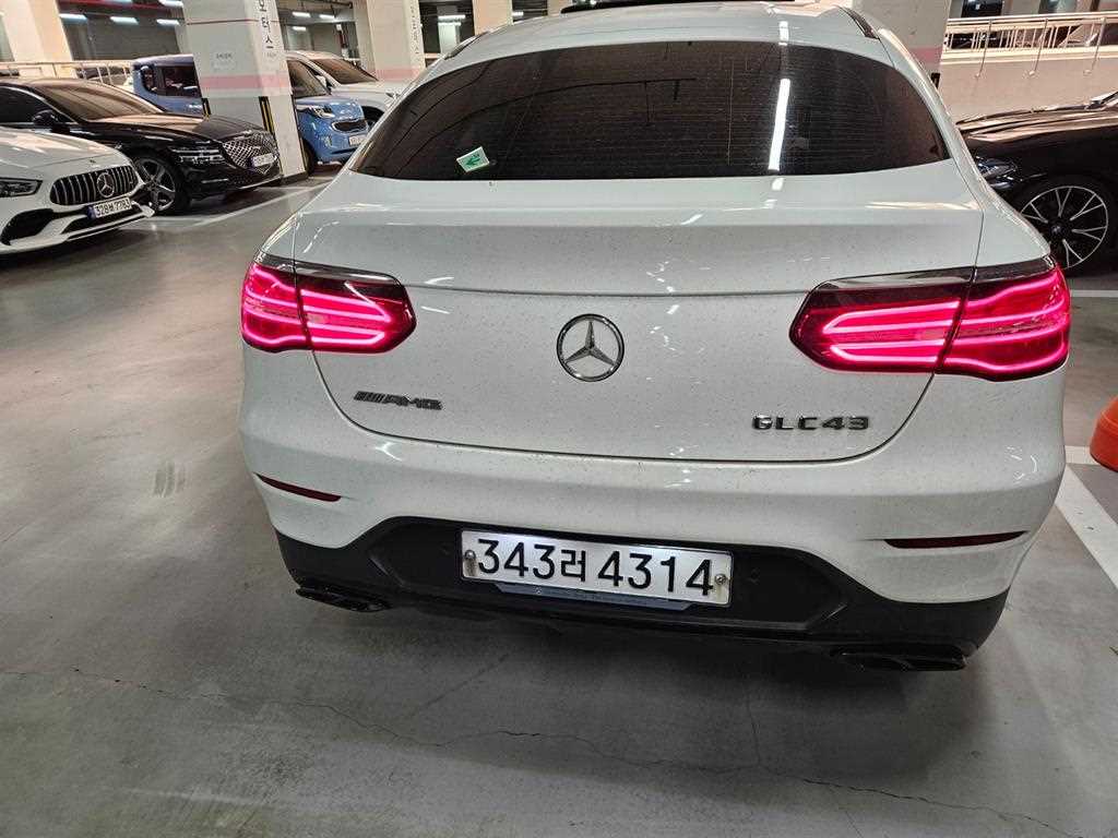 Mercedes Benz GLC Class - Vista 4