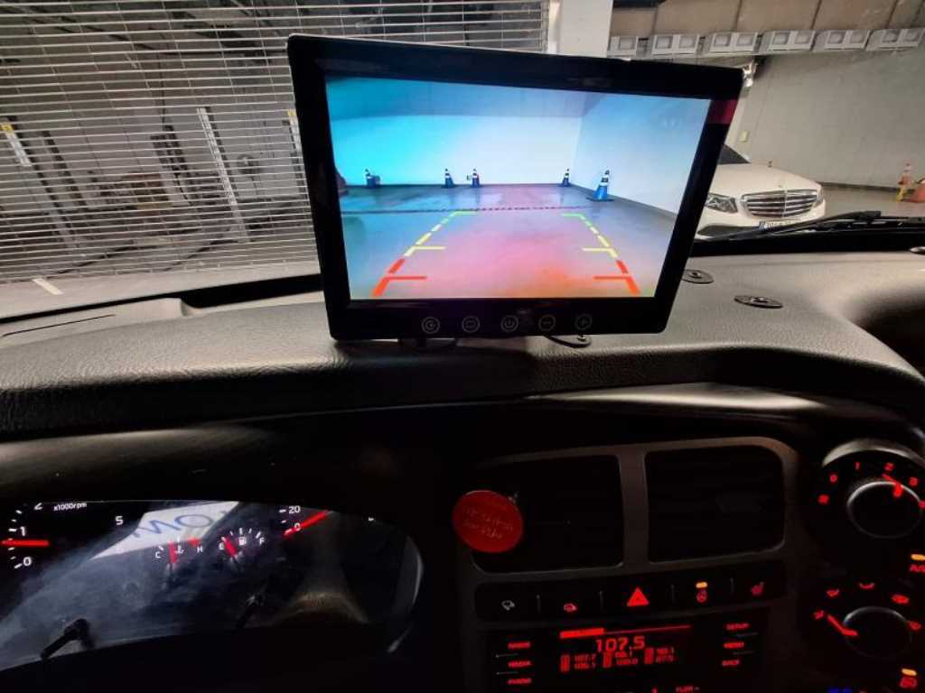 Small Truck Complaint (complaint vehicle) - Vista 11