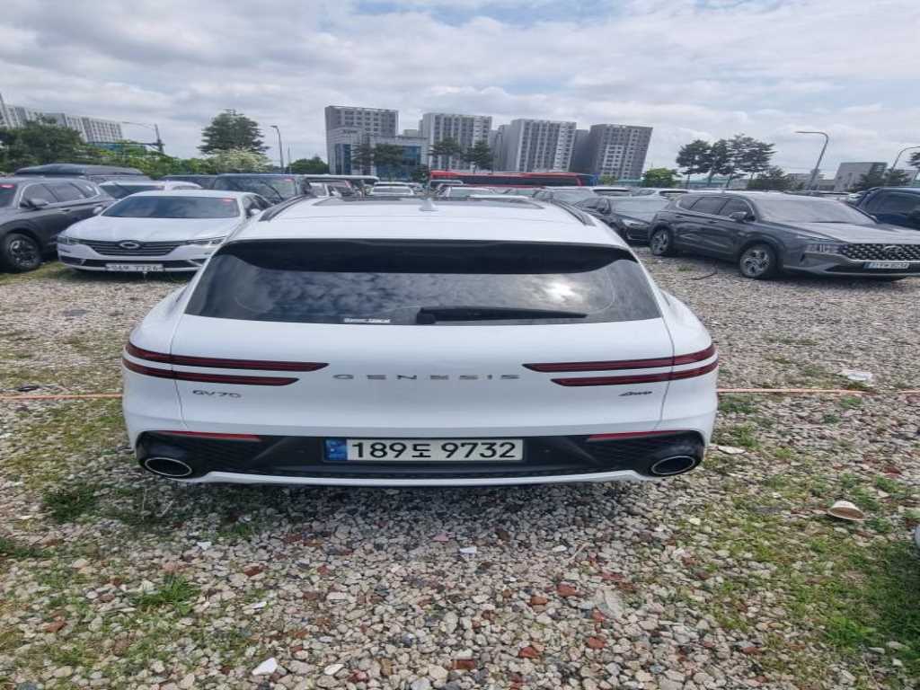 Genesis GV70 - Vista 4