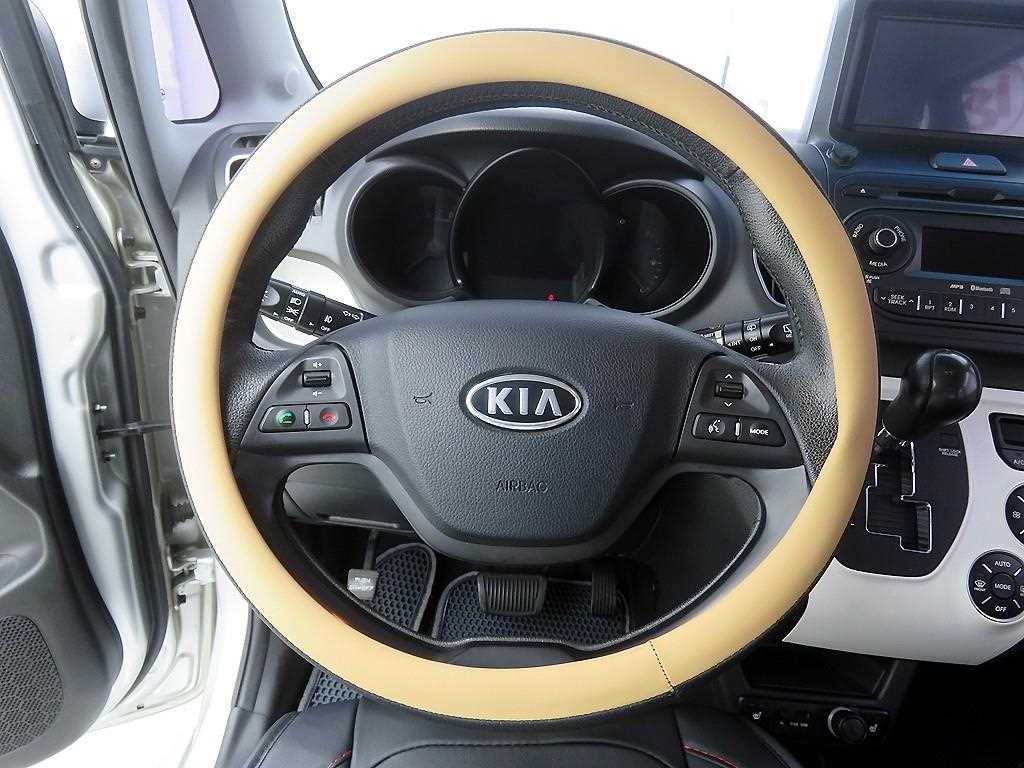 KIA Ray - Vista 10