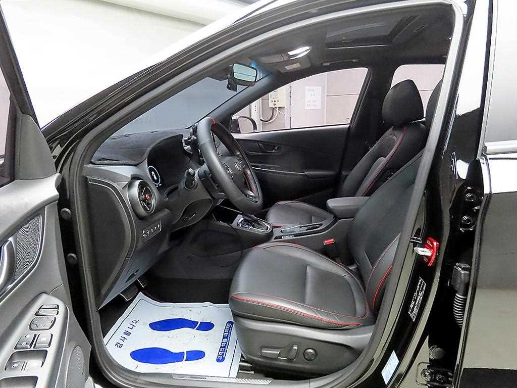 HYUNDAI Kona - Vista 5