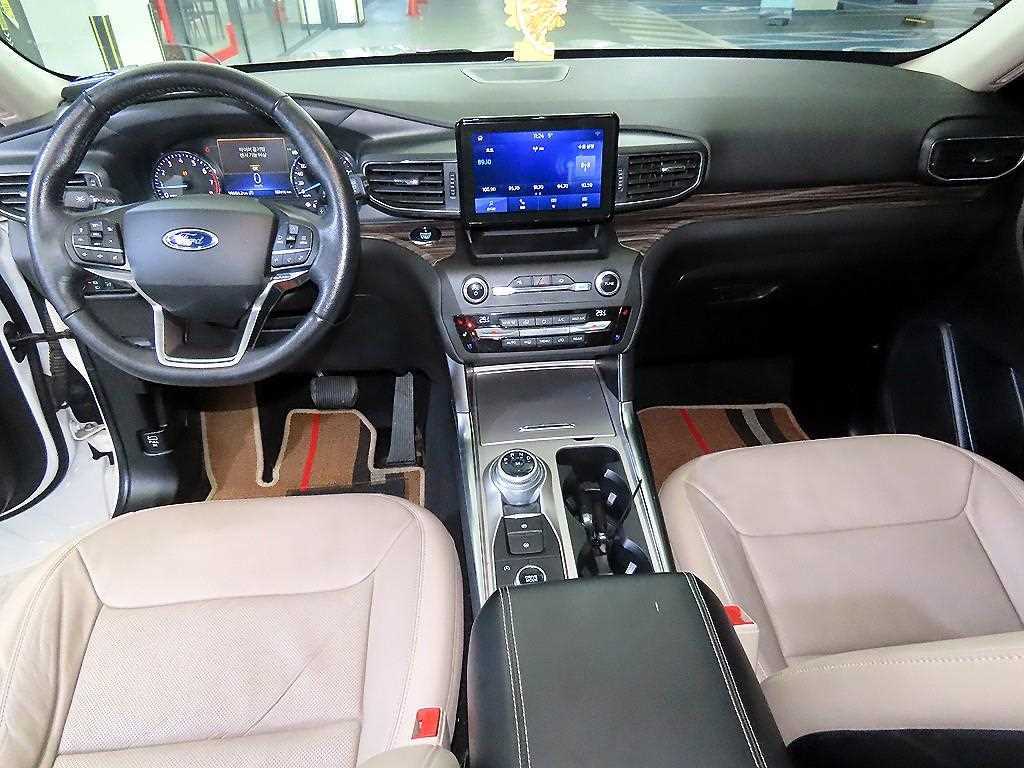 Ford Explorer - Vista 10