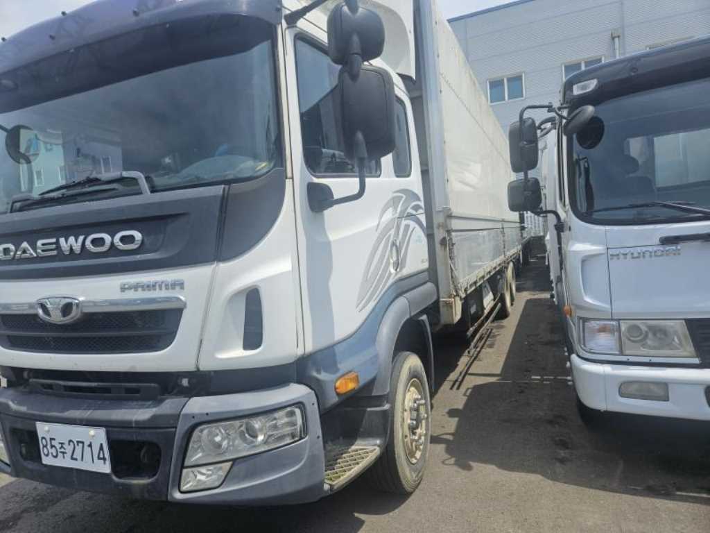 medium and large cargo truck 2013 Blanco - Importación desde Corea - HF Imports Iquique - Foto 1