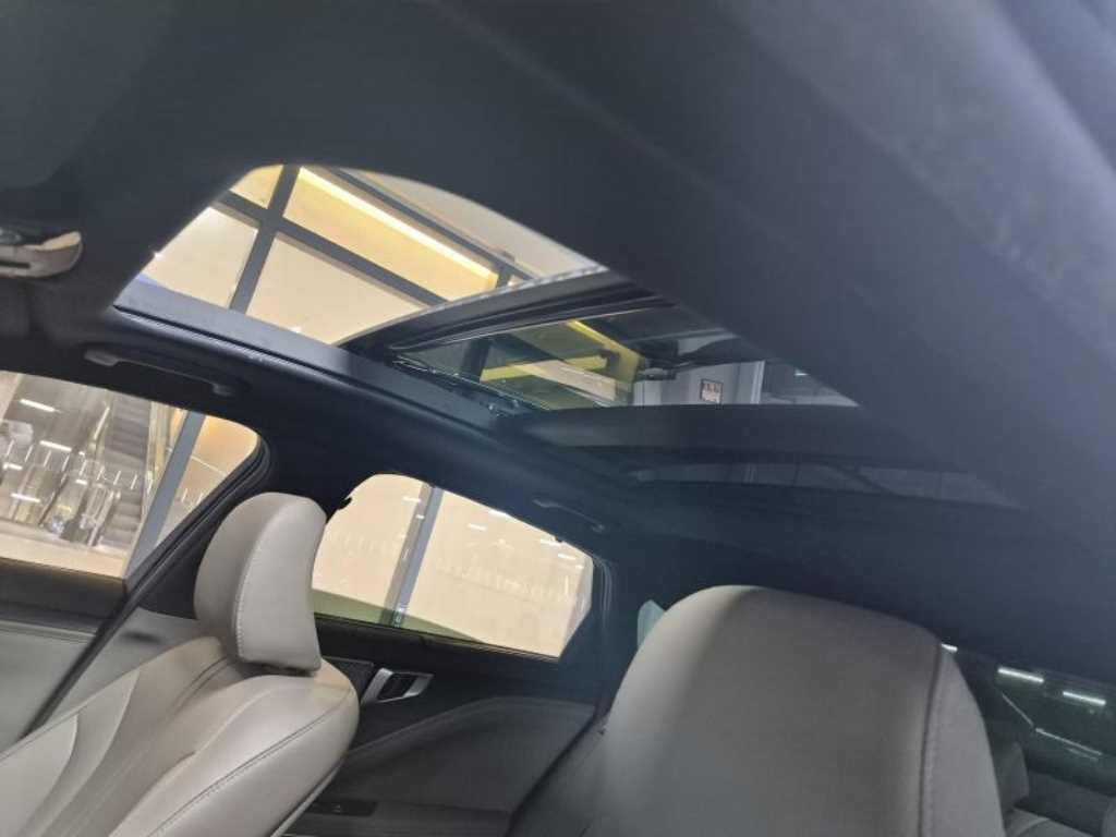 KIA K8 - Vista 12