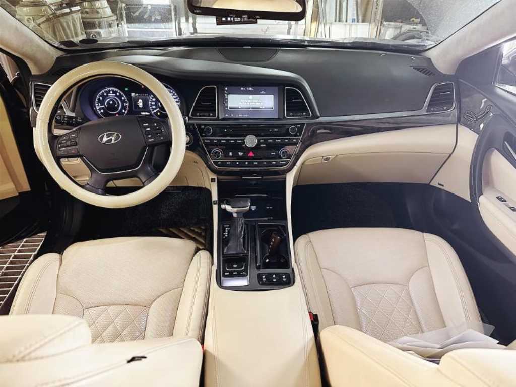 HYUNDAI Aslan - Vista 4