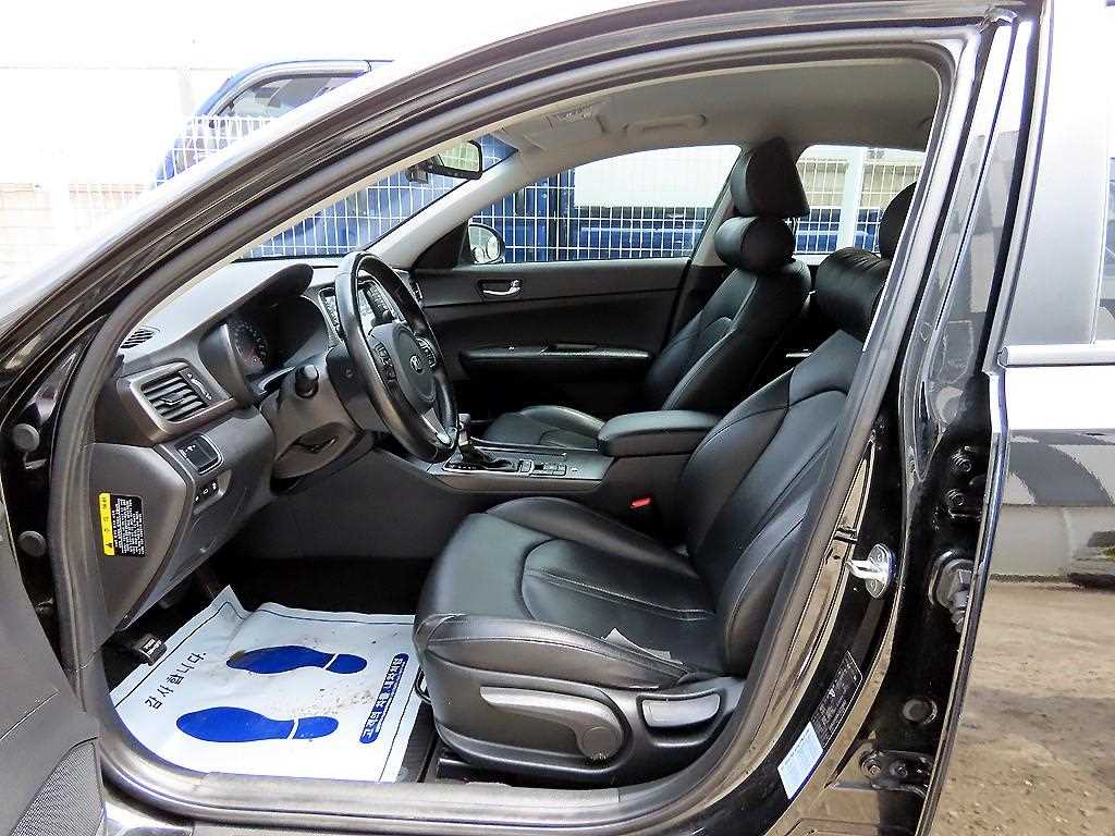 KIA K5 - Vista 5