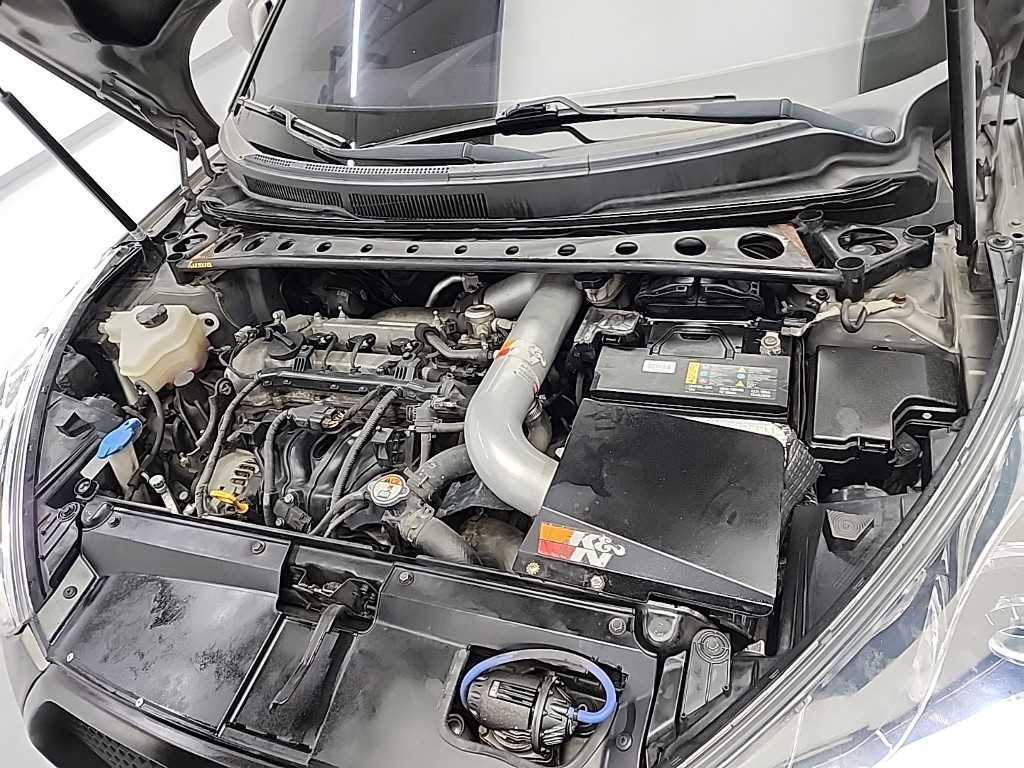 HYUNDAI Veloster - Vista 5