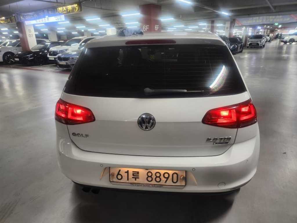 Volkswagen Golf - Vista 8