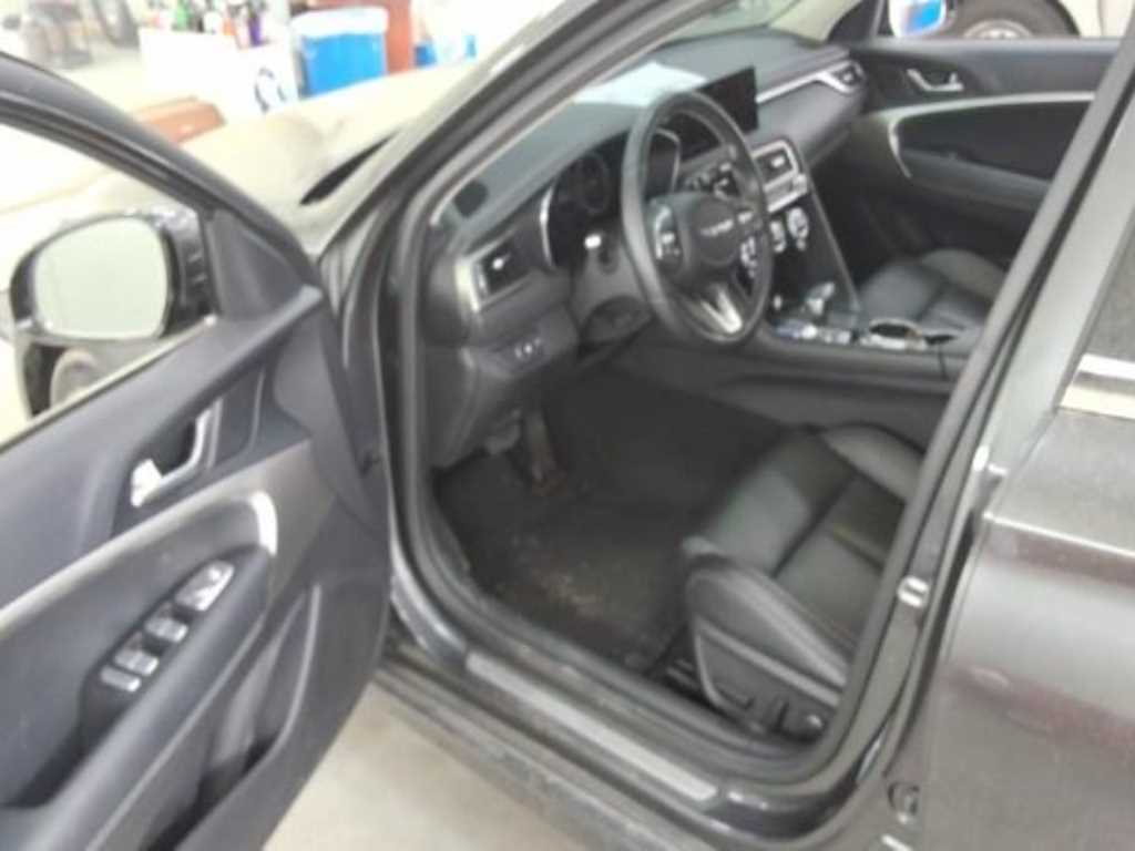 Genesis G70 - Vista 8