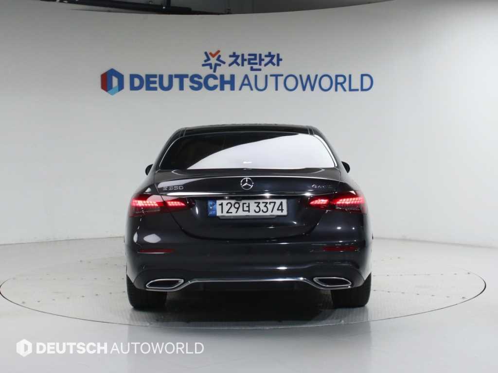 Mercedes Benz E class - Vista 4