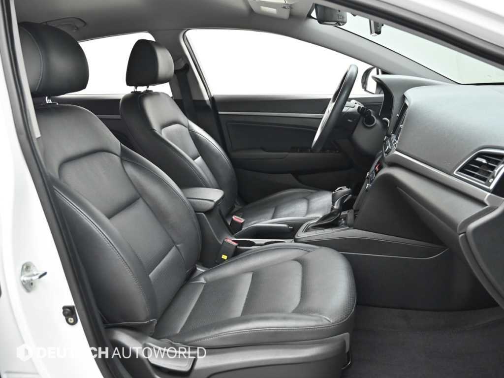 HYUNDAI Avante - Vista 11