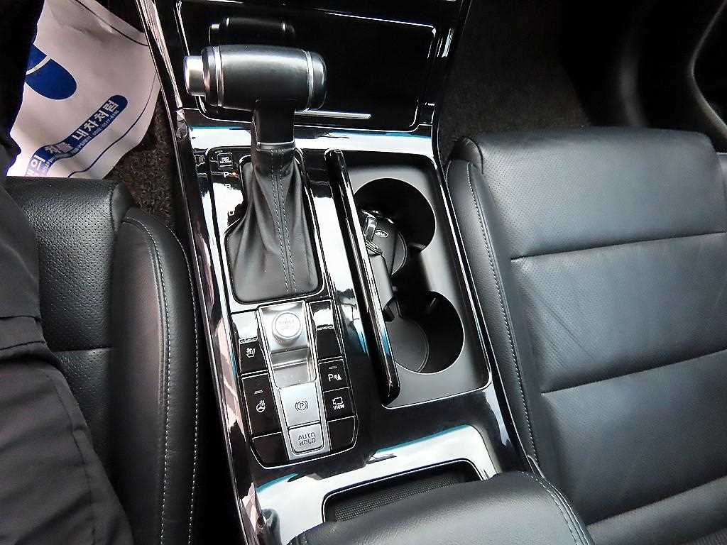 KIA K7 - Vista 10
