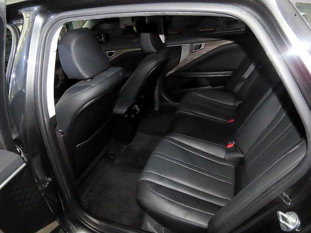 KIA K8 - Vista 7