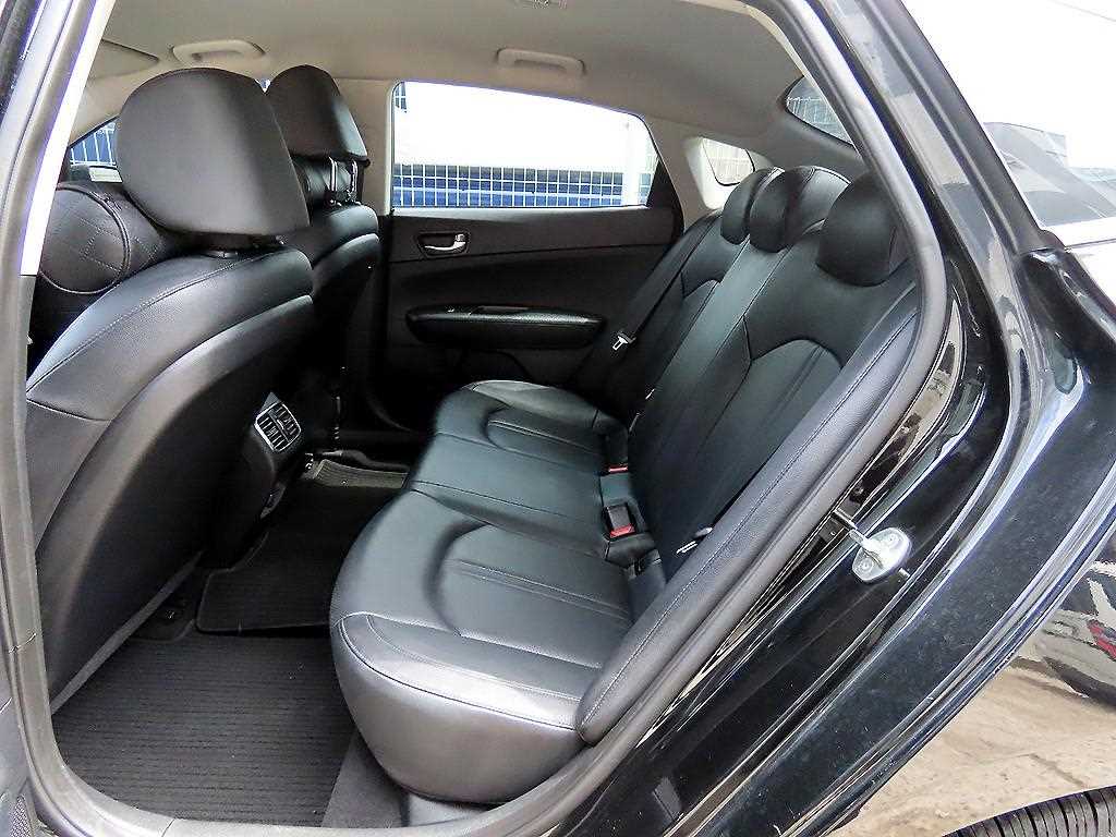 KIA K5 - Vista 6