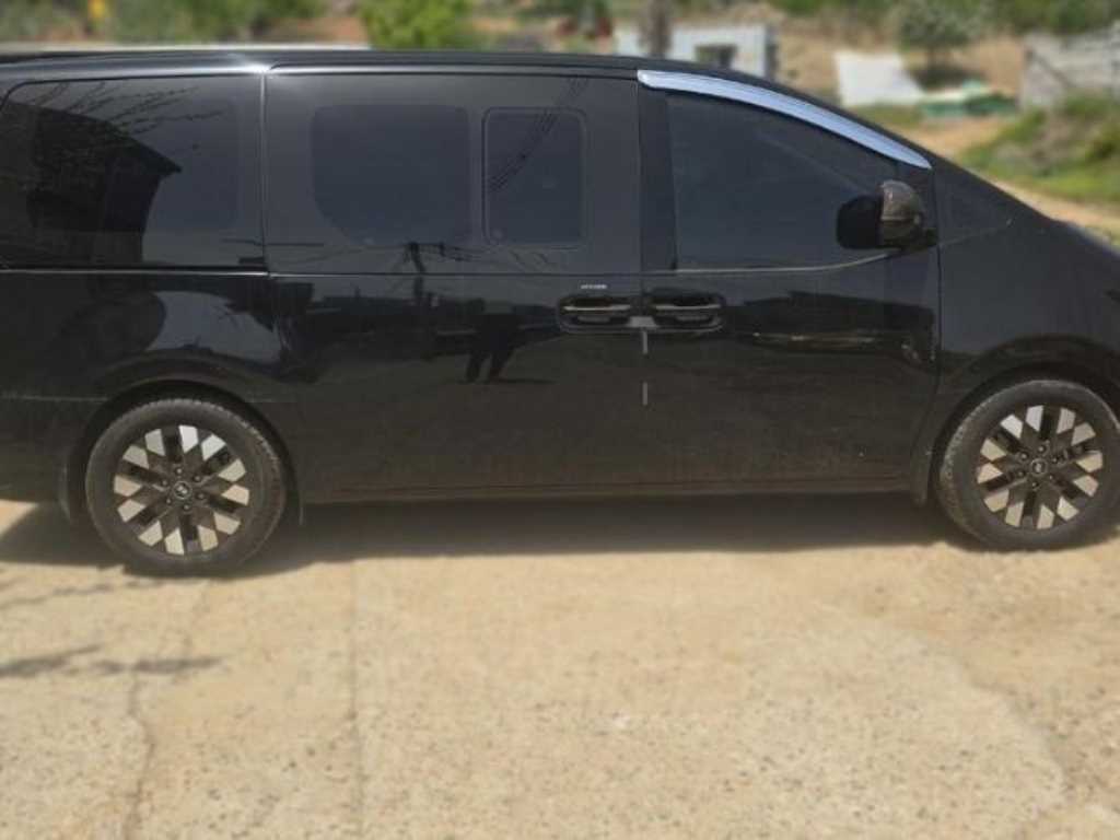 HYUNDAI Staria - Vista 3