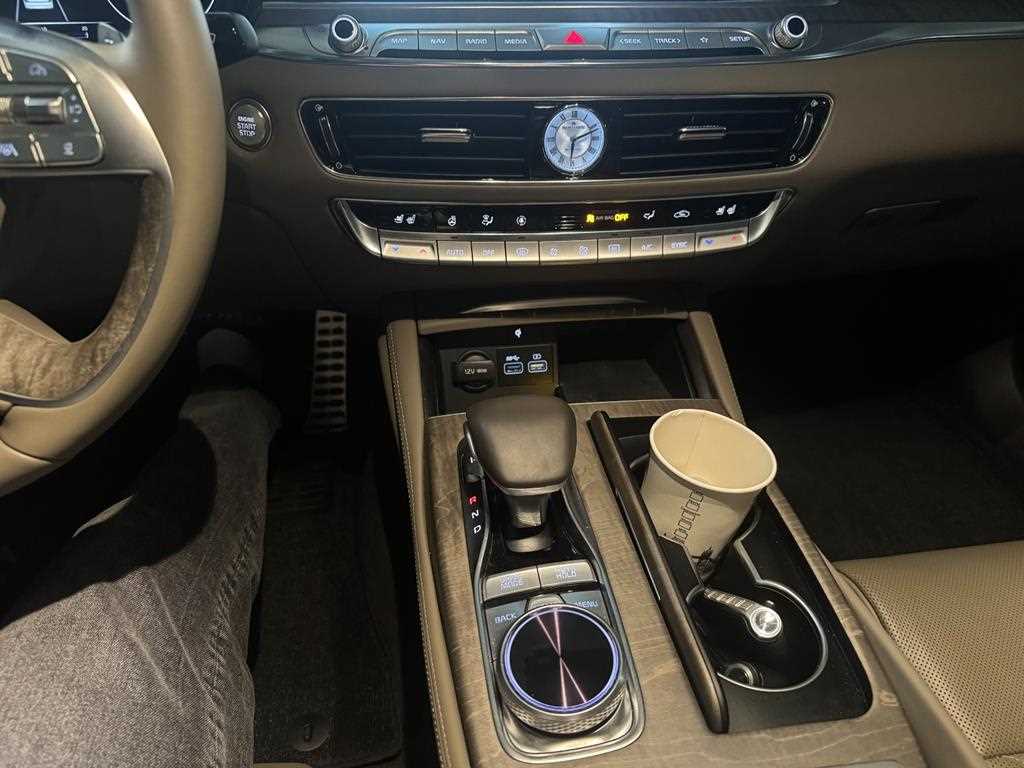 KIA K9 - Vista 8