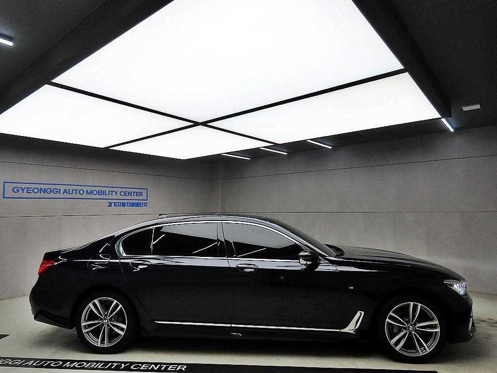 BMW 7 Series - Vista 2