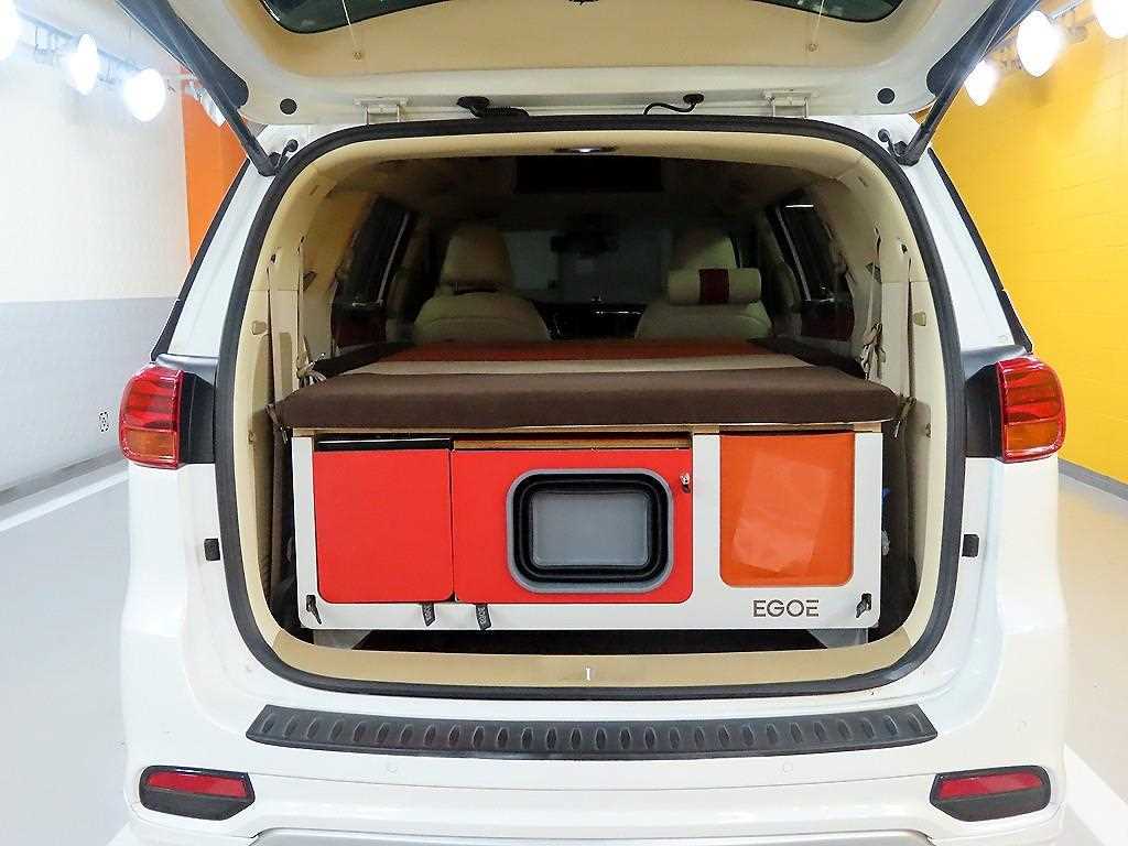 KIA Carnival - Vista 5
