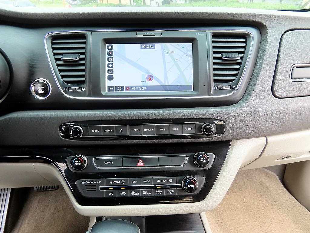 KIA Carnival 2018 Blanco - Importación desde Corea - HF Imports Iquique - Foto 13