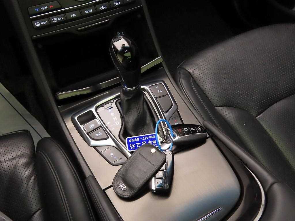 HYUNDAI Grandeur - Vista 10