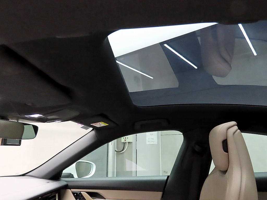 Porsche Taycan 2021 Blanco - Importación desde Corea - HF Imports Iquique - Foto 16
