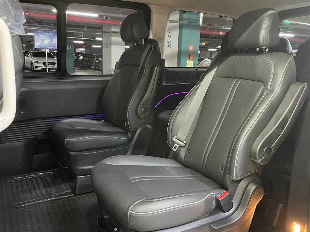 HYUNDAI Staria - Vista 9