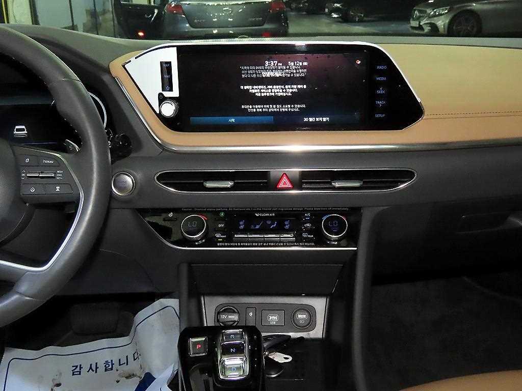 HYUNDAI Sonata - Vista 11