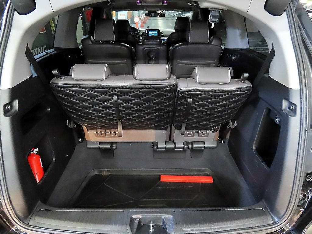 Honda Odyssey 2022 Negro - Importación desde Corea - HF Imports Iquique - Foto 17
