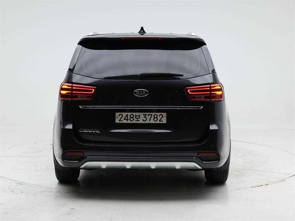 KIA Carnival - Vista 5