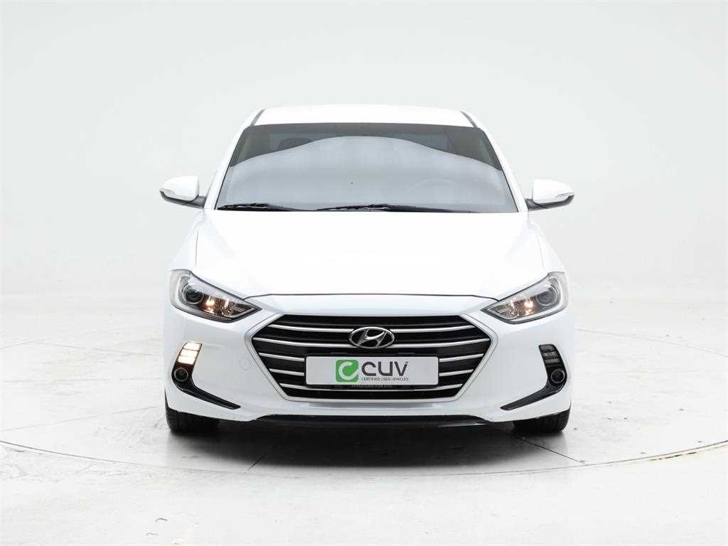 HYUNDAI Avante - Vista 2