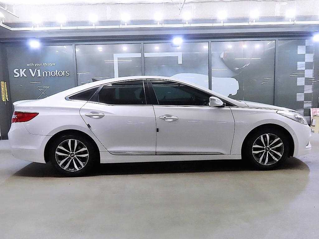 HYUNDAI Grandeur - Vista 3