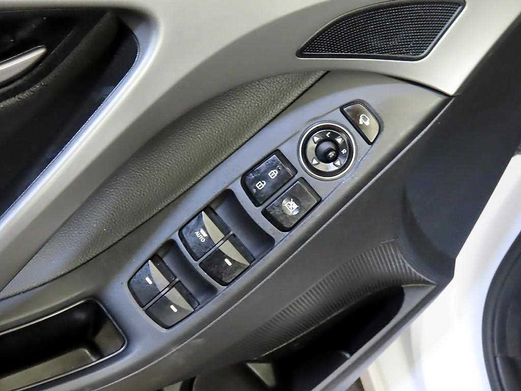 HYUNDAI Avante 2014 Blanco - Importación desde Corea - HF Imports Iquique - Foto 18