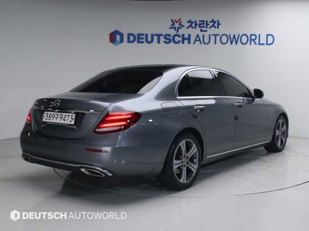 Mercedes Benz E class - Vista 2