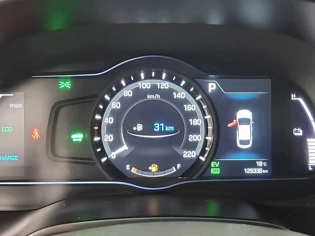 HYUNDAI Ioniq - Vista 6