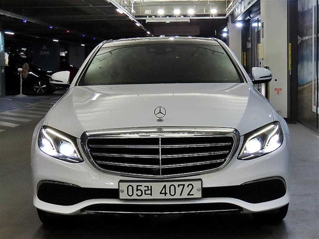 Mercedes Benz E class - Vista 2