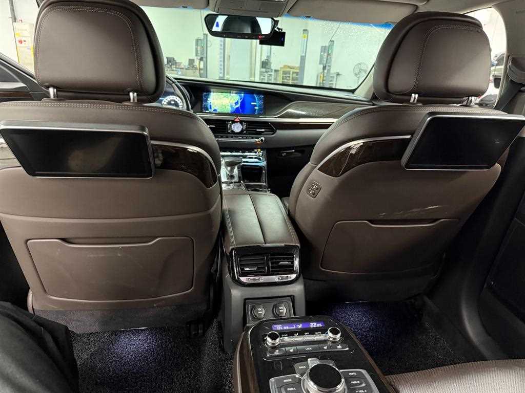 Genesis EQ900 - Vista 9