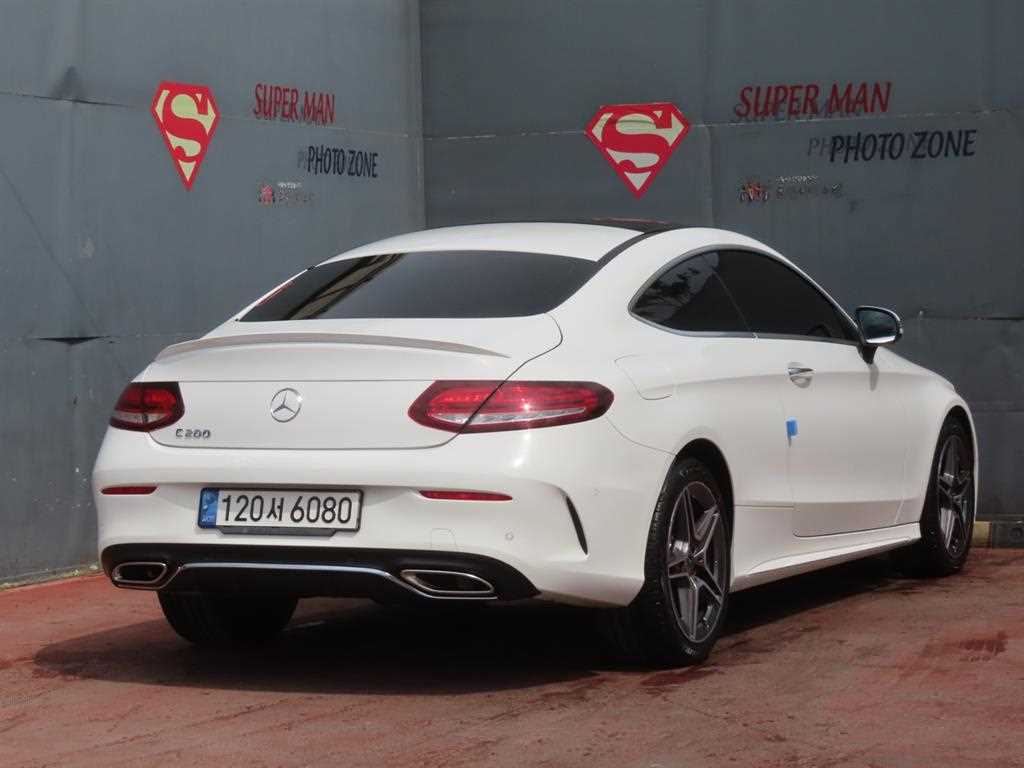Mercedes Benz C Class - Vista 3